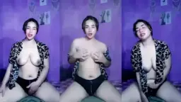 Belinda Toge Elus-elus Memek sambil Mendesah