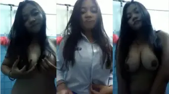Gadis SM4 Bugil di Kamar Mandi